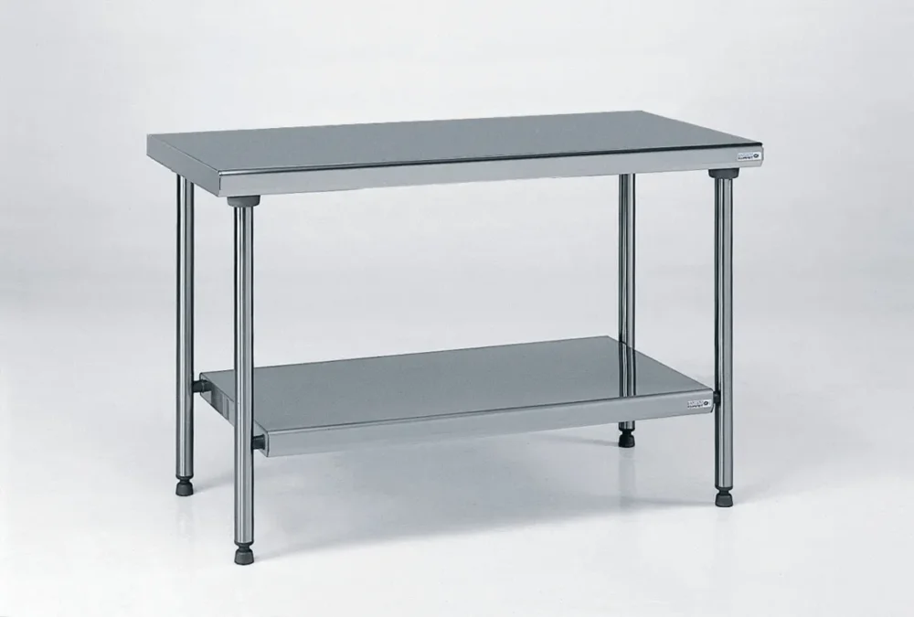 Offre Du Jour Table centrale inox 140x70x90 cm Sans dosseret Avec étagère Tournus