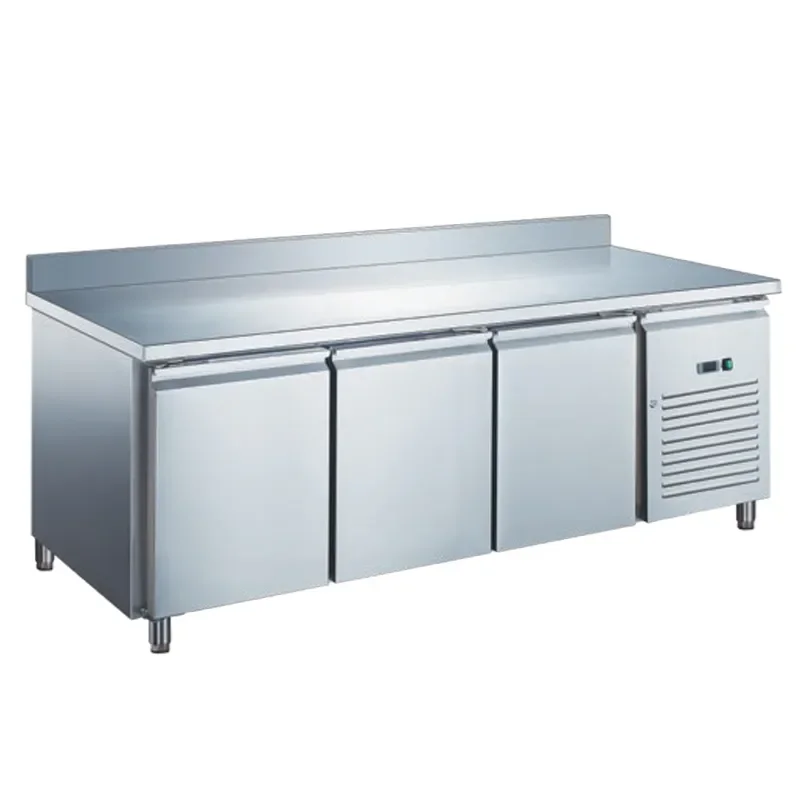 Dernier Modèle Table réfrigérée inox positive avec dosseret avec évaporateur ventilé 3 portes 417 litres