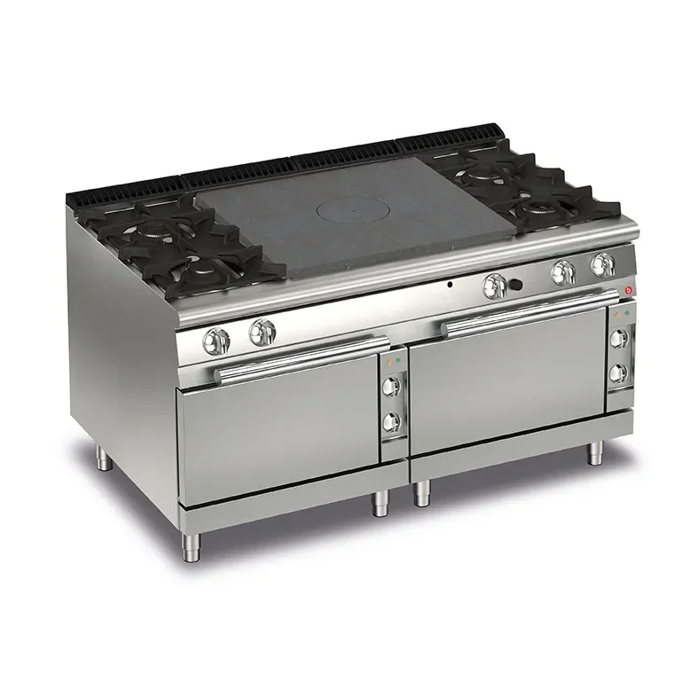 Must-Have Fourneau - 4 feux vifs gaz + plaque coup de feu sur 2 fours électriques