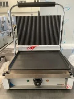 Solde GRILL PANINI PLAQUES RAINURÉE – LISSE