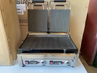 GRILL PANINI DOUBLE PREMIUM RAINURÉE – RAINURÉE AVEC MINUTEUR Promotion